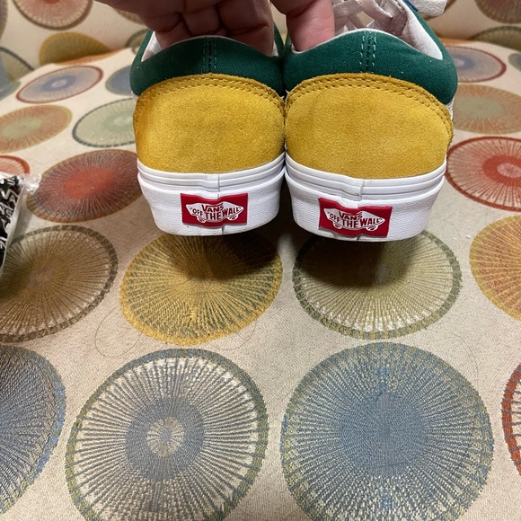 Vans - Picture 4 of 7